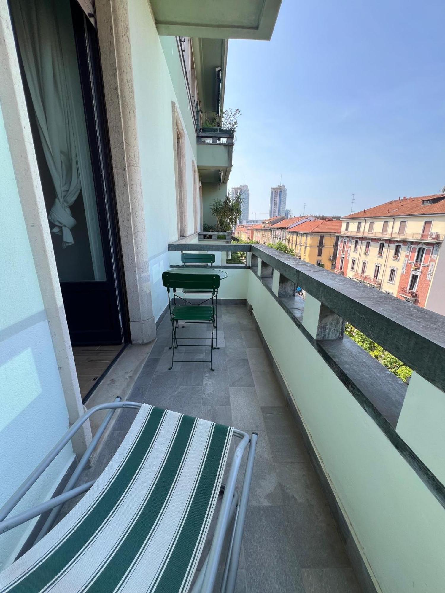 New Apartment With Balcony, Isola Bosco Verticale Milánó Kültér fotó